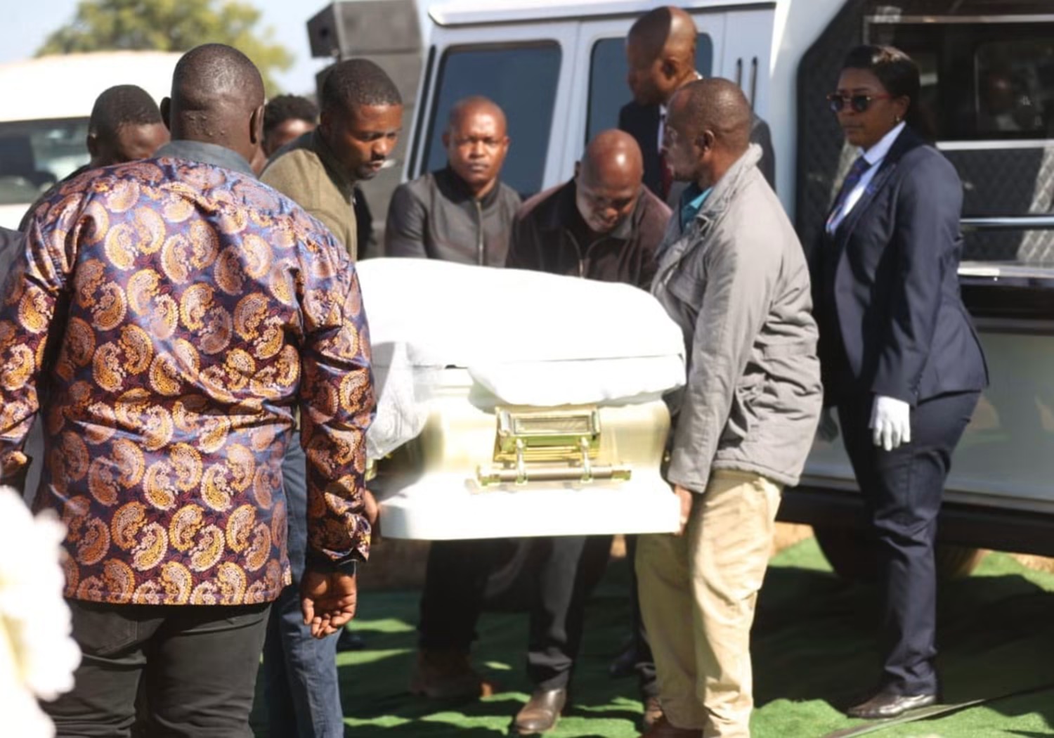 Mnangagwa Mourns ‘Young’ Niece Shamiso at Bikita Funeral, Says ‘Death Knows No Age